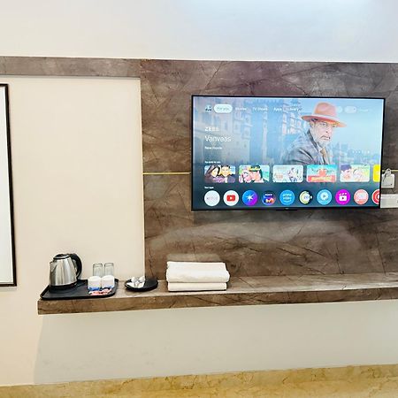 Krishna Residency - A Boutique Hotel Bareilly Exteriör bild