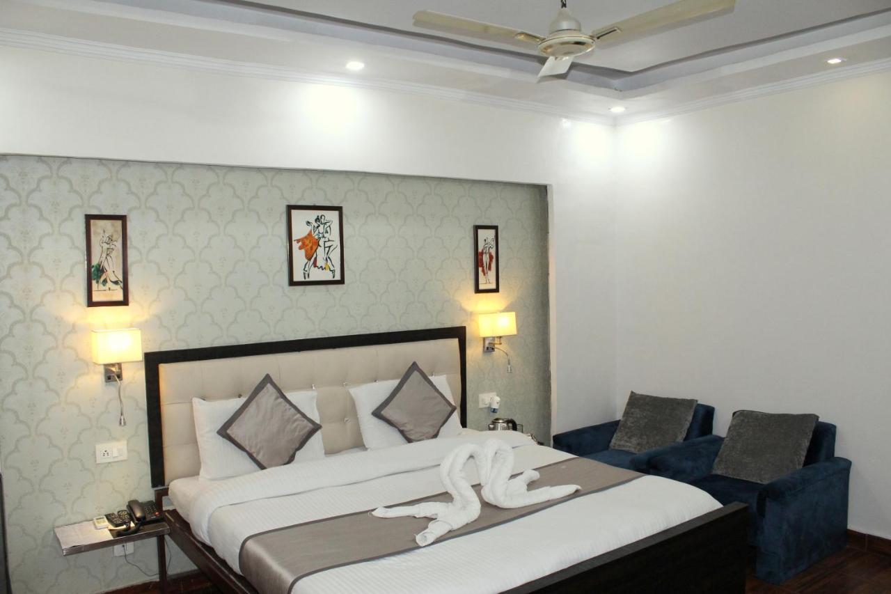 Krishna Residency - A Boutique Hotel Bareilly Exteriör bild