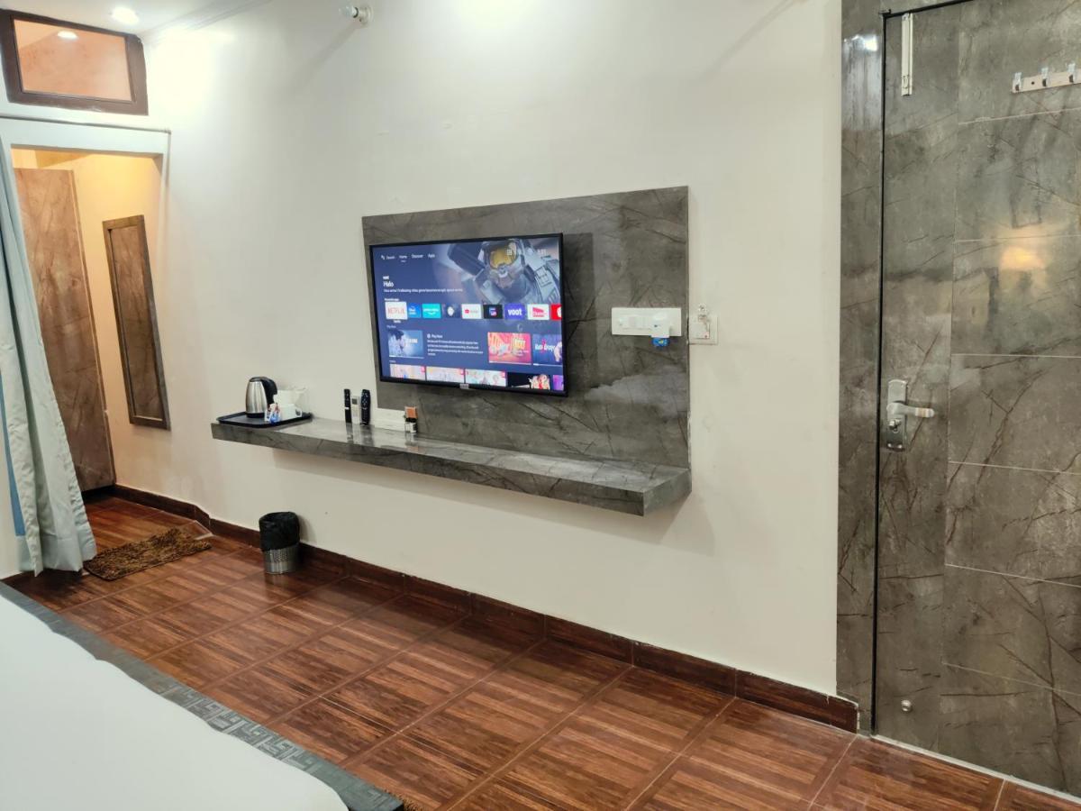Krishna Residency - A Boutique Hotel Bareilly Exteriör bild