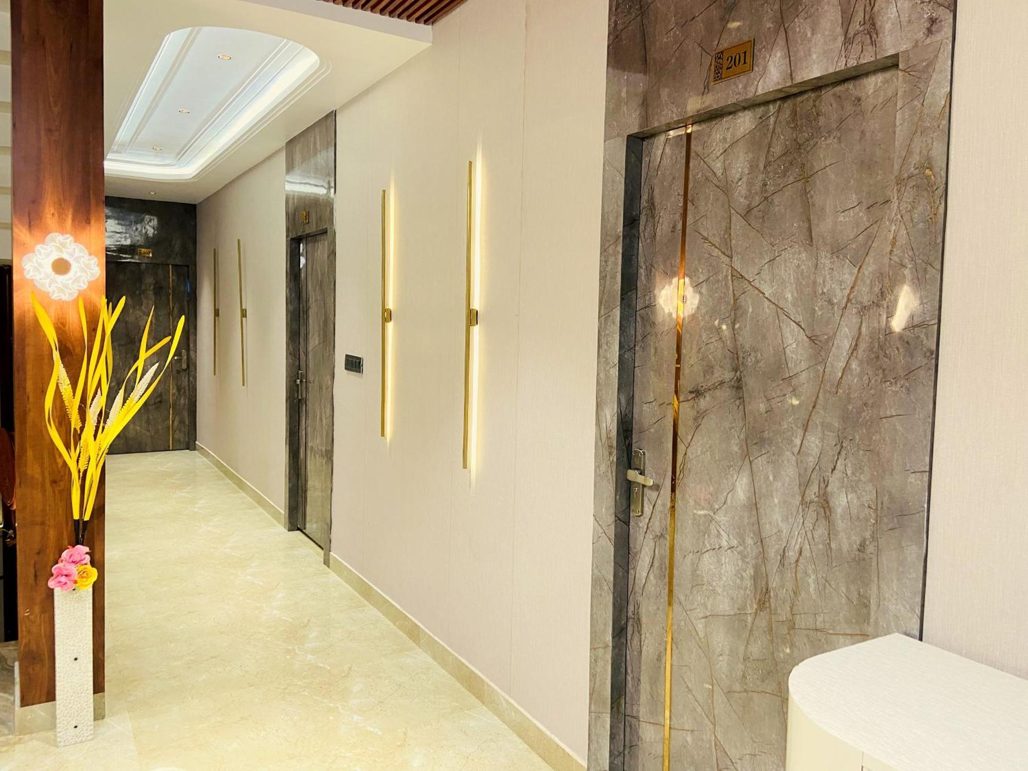 Krishna Residency - A Boutique Hotel Bareilly Exteriör bild