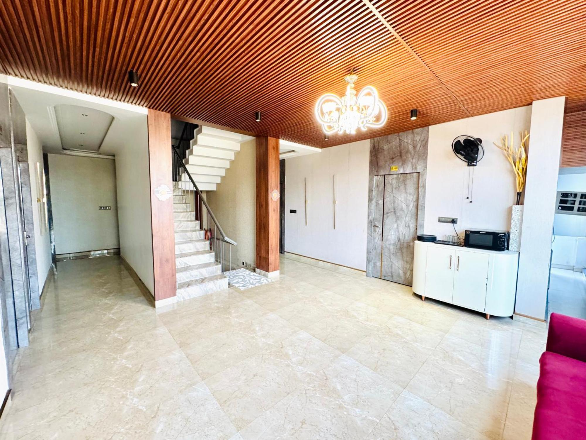Krishna Residency - A Boutique Hotel Bareilly Exteriör bild