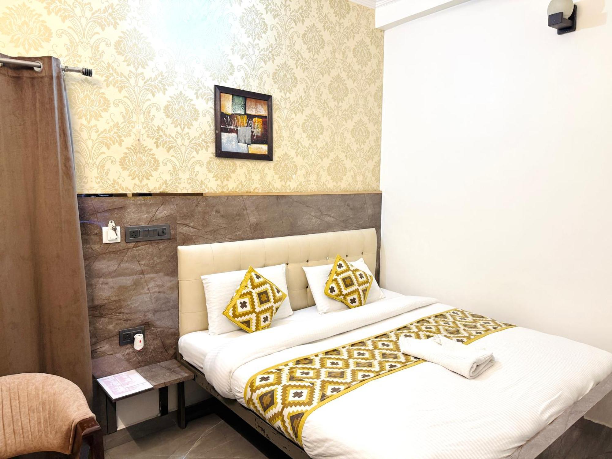 Krishna Residency - A Boutique Hotel Bareilly Exteriör bild