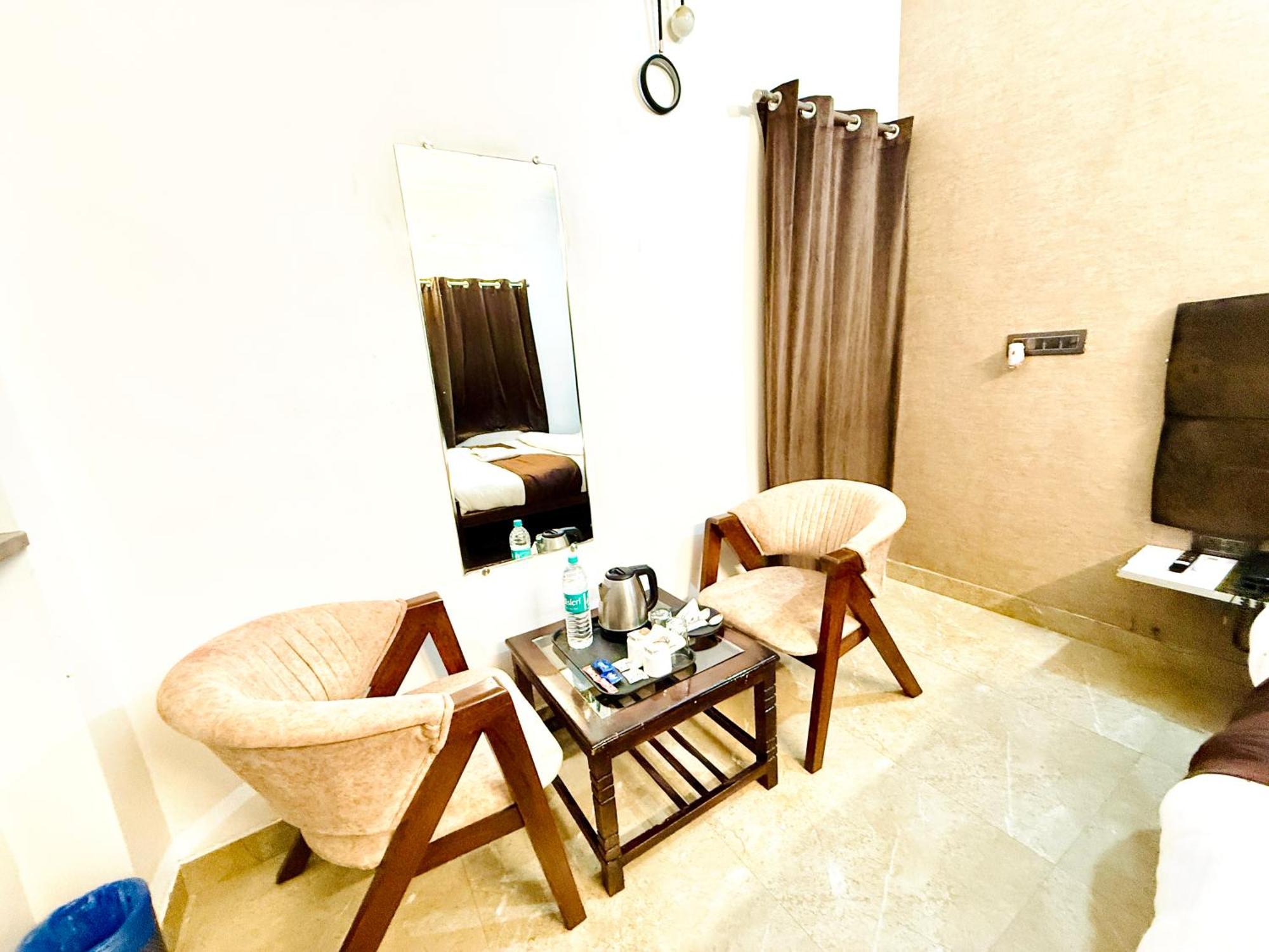 Krishna Residency - A Boutique Hotel Bareilly Exteriör bild