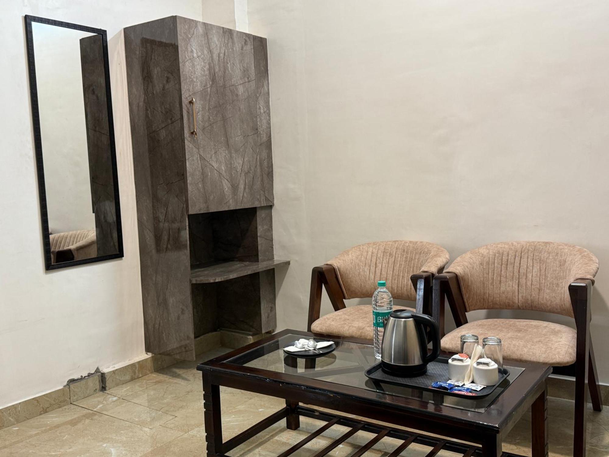 Krishna Residency - A Boutique Hotel Bareilly Exteriör bild